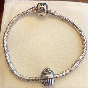 Two-tone Pandora cupcake charm